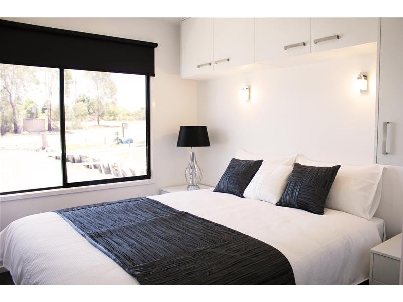 Extreme Houseboats, Mildura VIC 3500