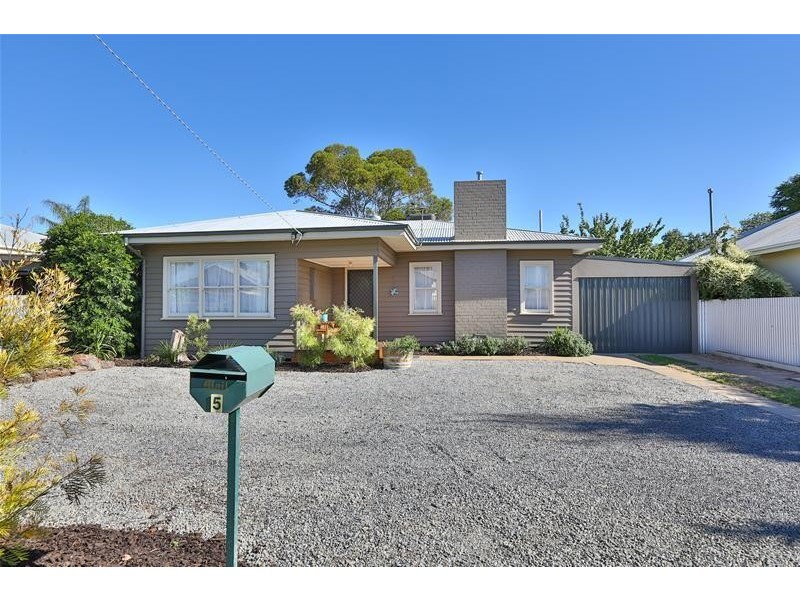 5 Mimosa Avenue, Mildura VIC 3500