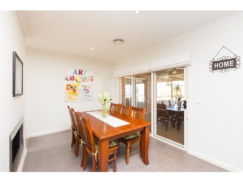 4 Robert Court, Gol Gol NSW 2738