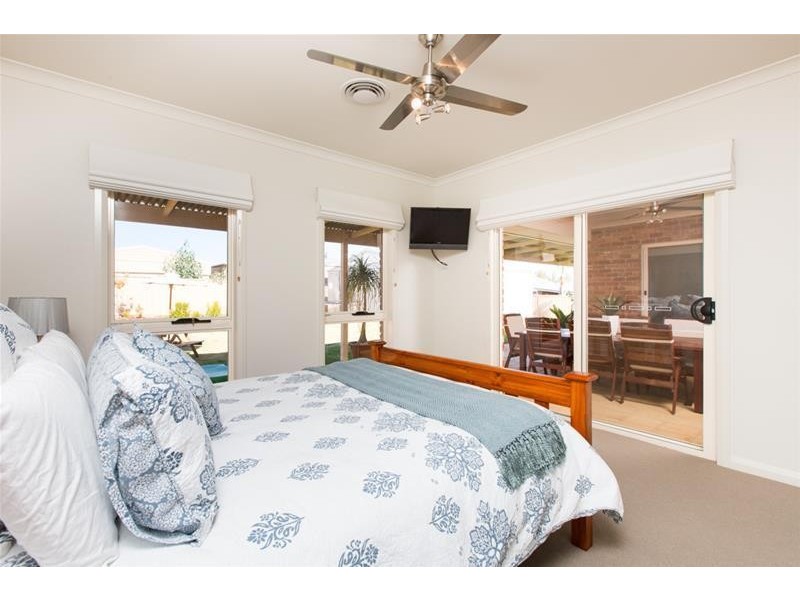 4 Robert Court, Gol Gol NSW 2738