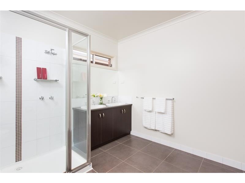 4 Robert Court, Gol Gol NSW 2738