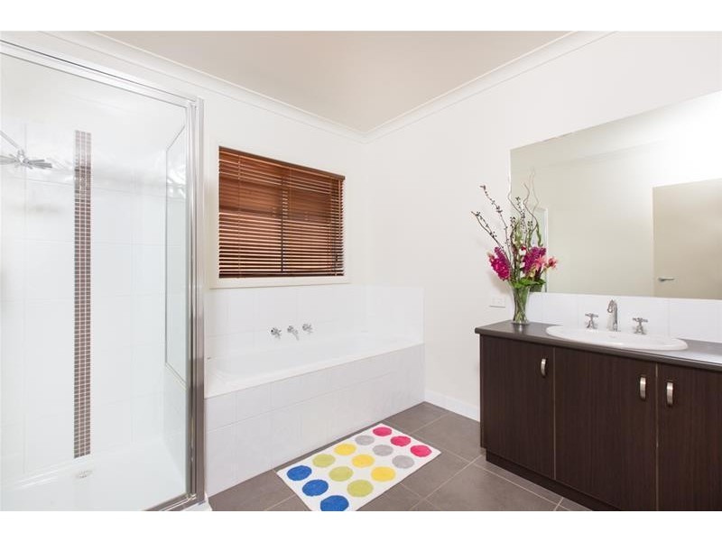 4 Robert Court, Gol Gol NSW 2738