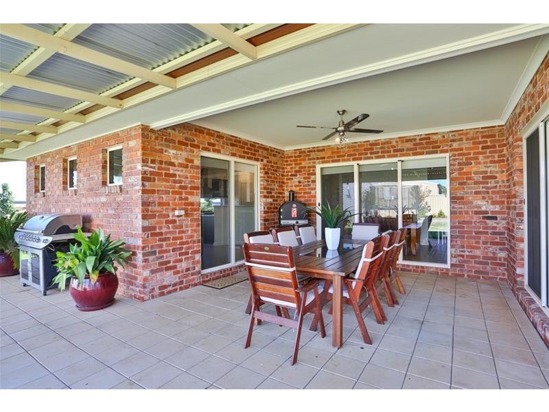 4 Robert Court, Gol Gol NSW 2738