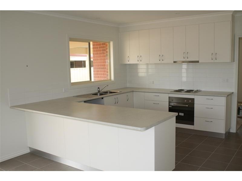 2/6 Golden Grove, Red Cliffs VIC 3496