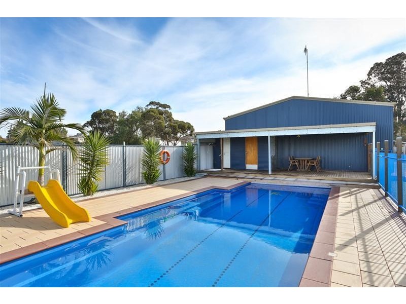 16 Henderson Street, Ouyen VIC 3490