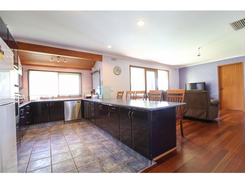 6 Charles Court, Mildura VIC 3500