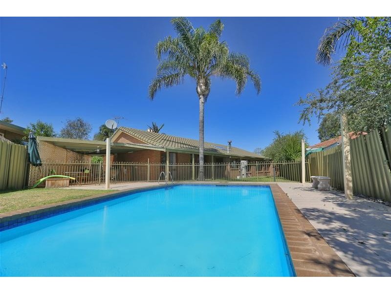 6 Charles Court, Mildura VIC 3500