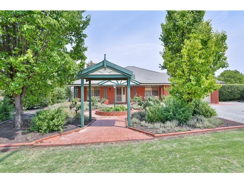 37 Channel Road, Merbein VIC 3505