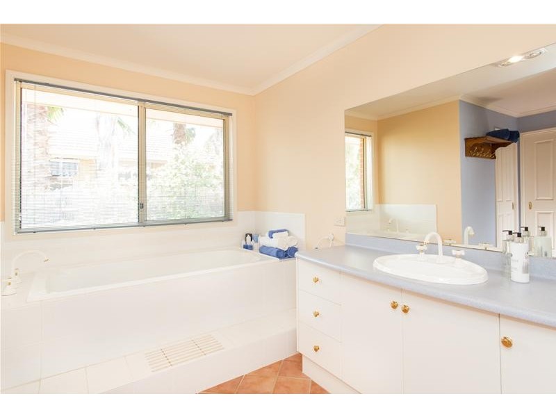 37 Channel Road, Merbein VIC 3505