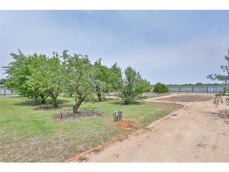 37 Channel Road, Merbein VIC 3505