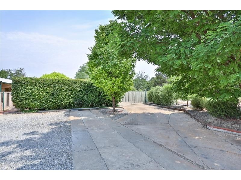 37 Channel Road, Merbein VIC 3505