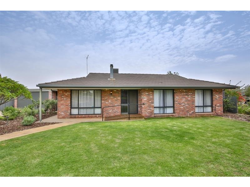 15 Cupper Grove, Merbein VIC 3505