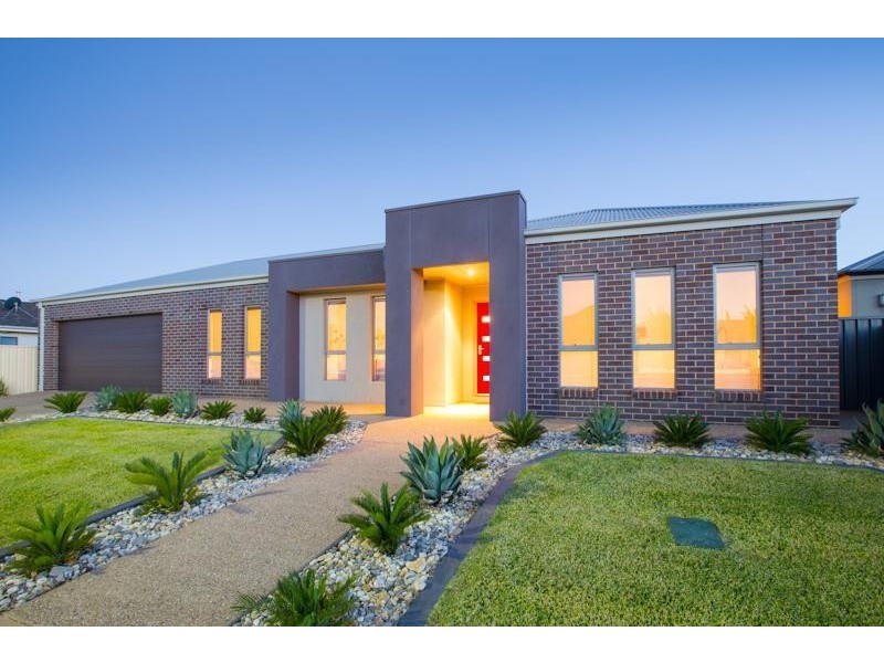 2 Peter John Court, Mildura VIC 3500