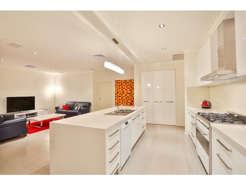 2 Peter John Court, Mildura VIC 3500