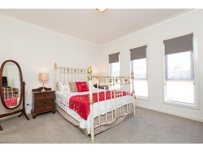 2 Peter John Court, Mildura VIC 3500