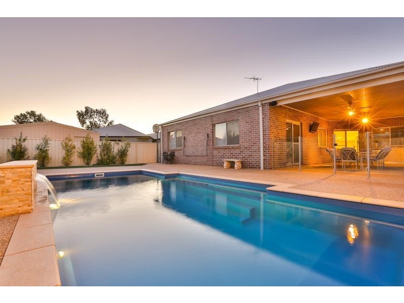 2 Peter John Court, Mildura VIC 3500