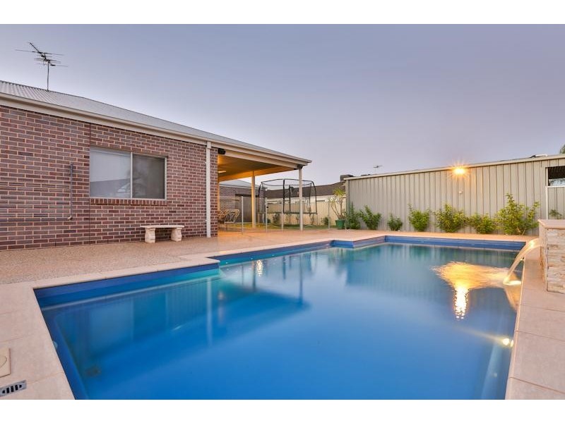 2 Peter John Court, Mildura VIC 3500