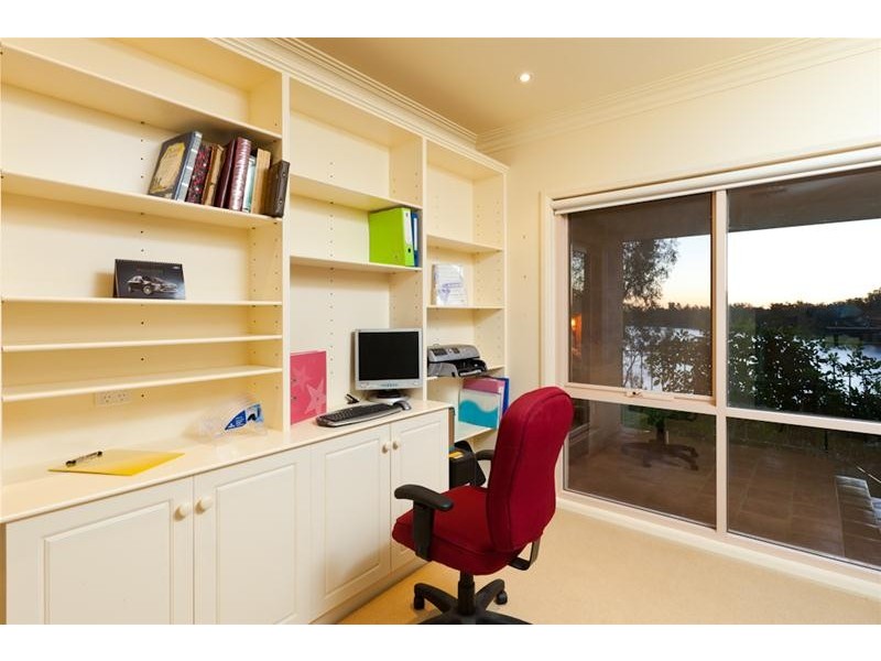 8 Riverview Rise, Gol Gol NSW 2738