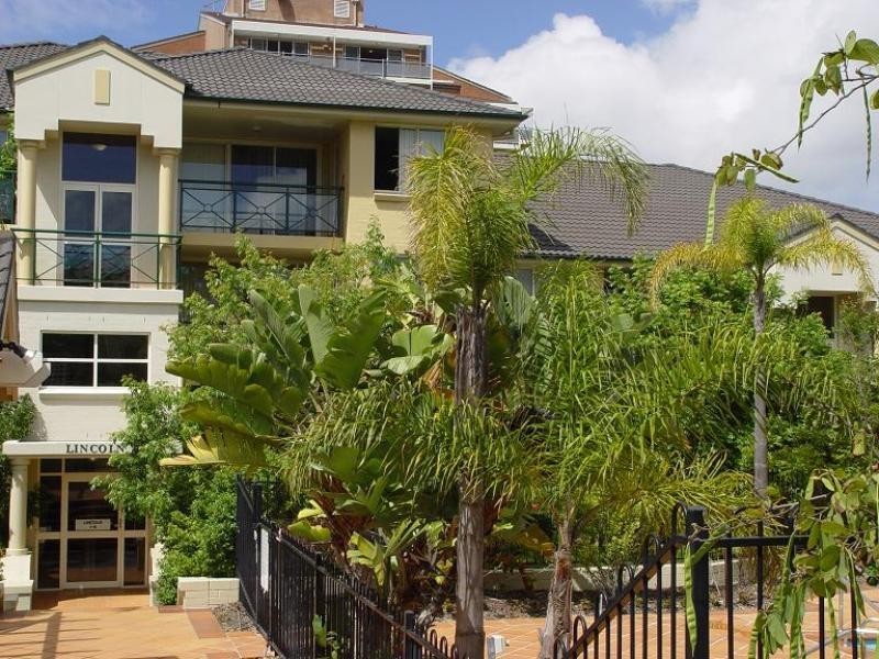 1/33 Brompton Road, Kensington NSW 2033