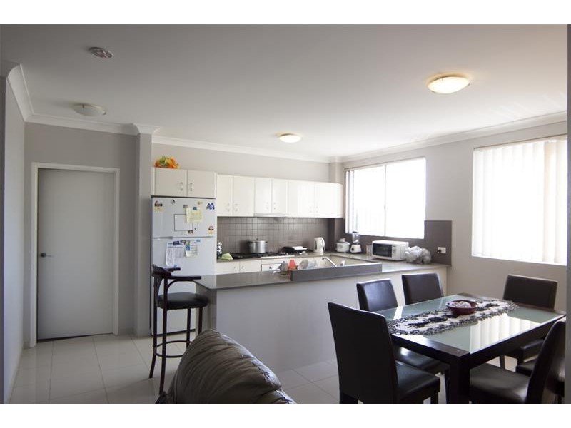 30/41 Woodhouse Drive, Ambarvale NSW 2560