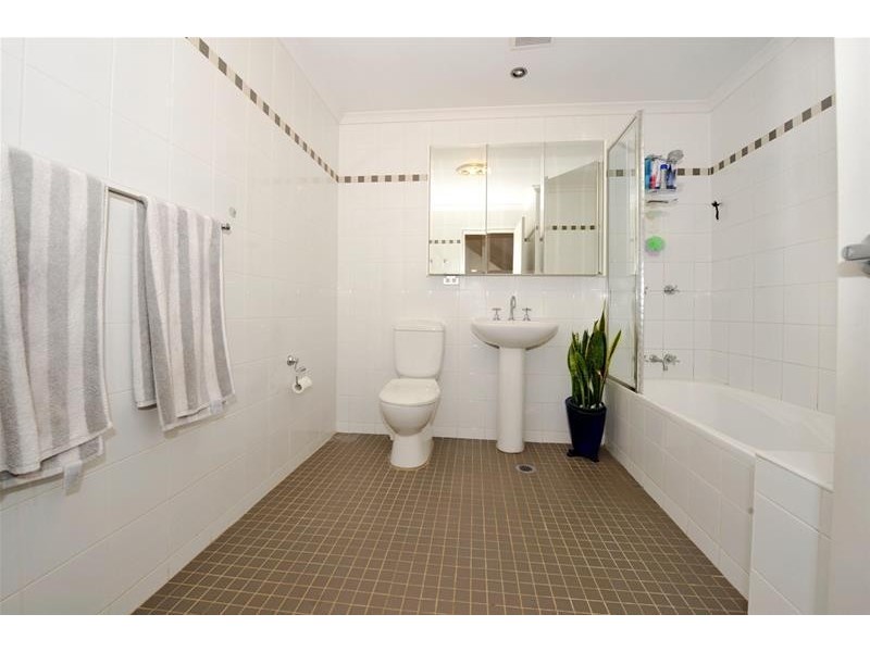 2/23 Anniversary Street, Botany NSW 2019