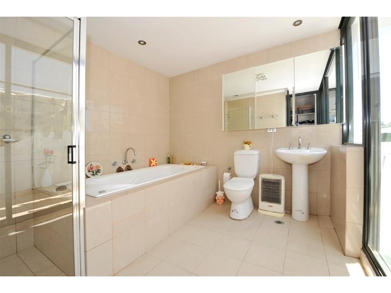 2/23 Anniversary Street, Botany NSW 2019