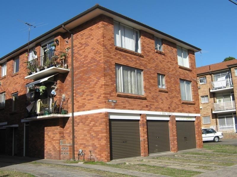 2/10 Helena Parade, Eastlakes NSW 2018