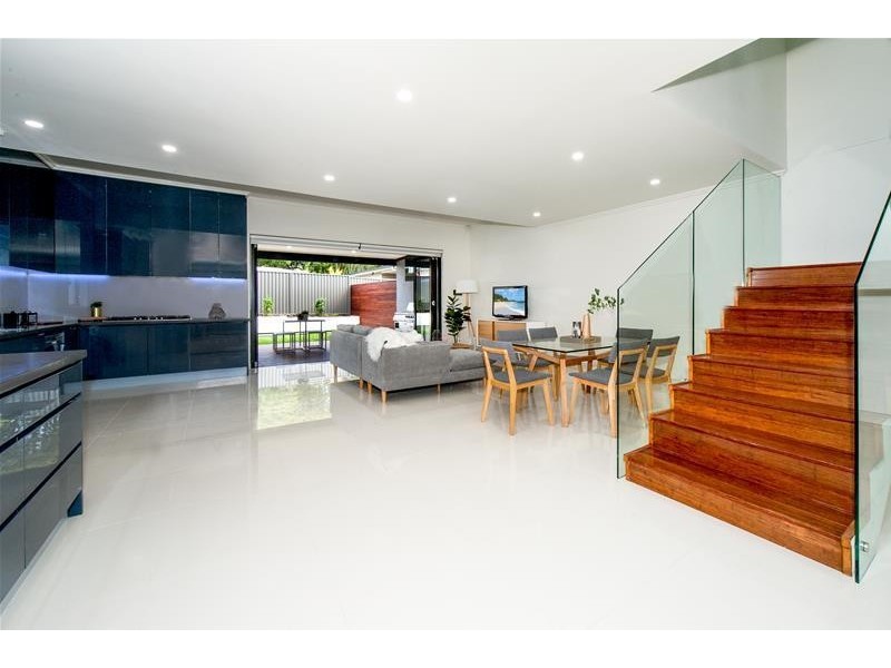 5 & 5A Dampier Street, Chifley NSW 2036