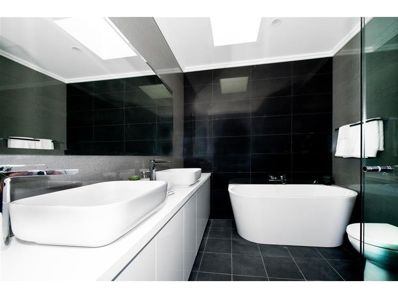 5 & 5A Dampier Street, Chifley NSW 2036