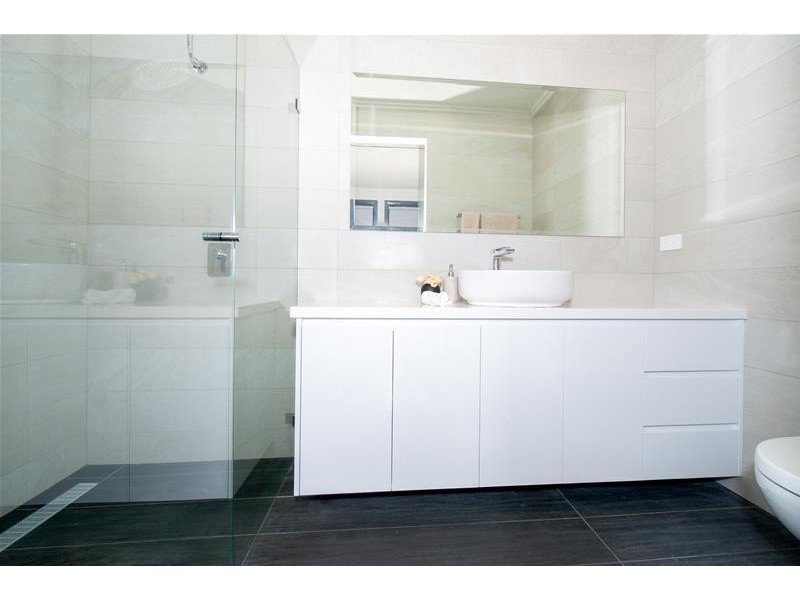 5 & 5A Dampier Street, Chifley NSW 2036