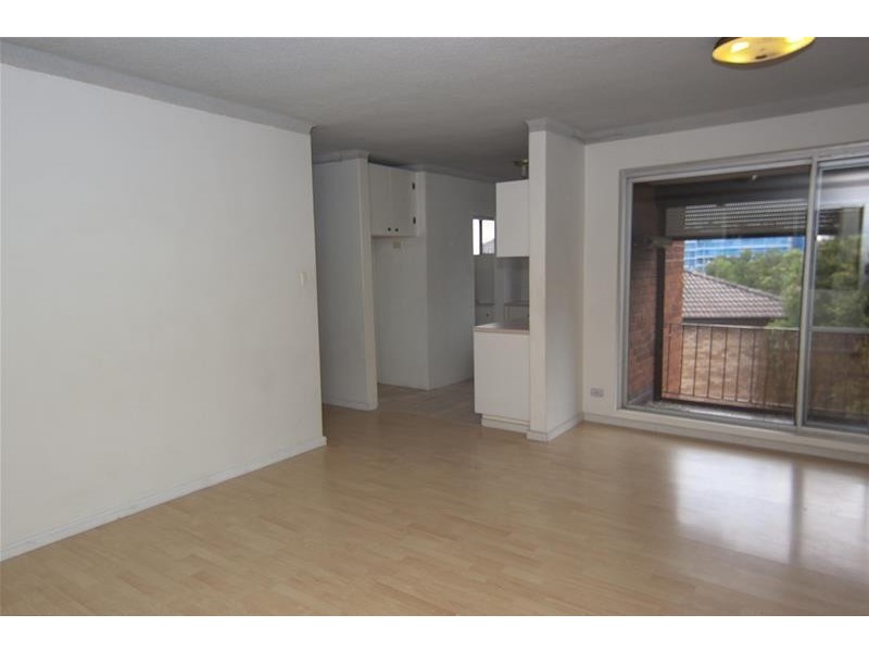 17/13-15 Grace Campbell Crescent, Hillsdale NSW 2036