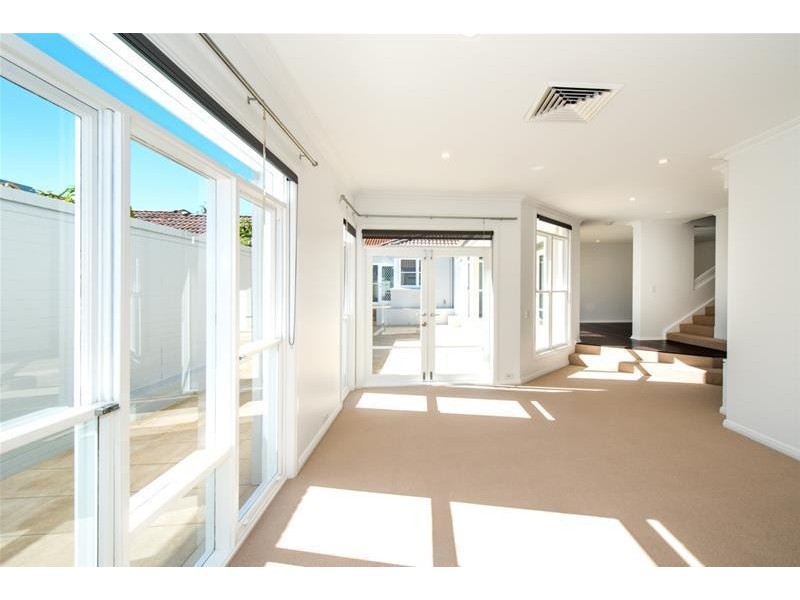 15 The Serpentine, Kensington NSW 2033