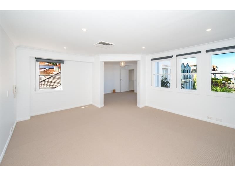 15 The Serpentine, Kensington NSW 2033