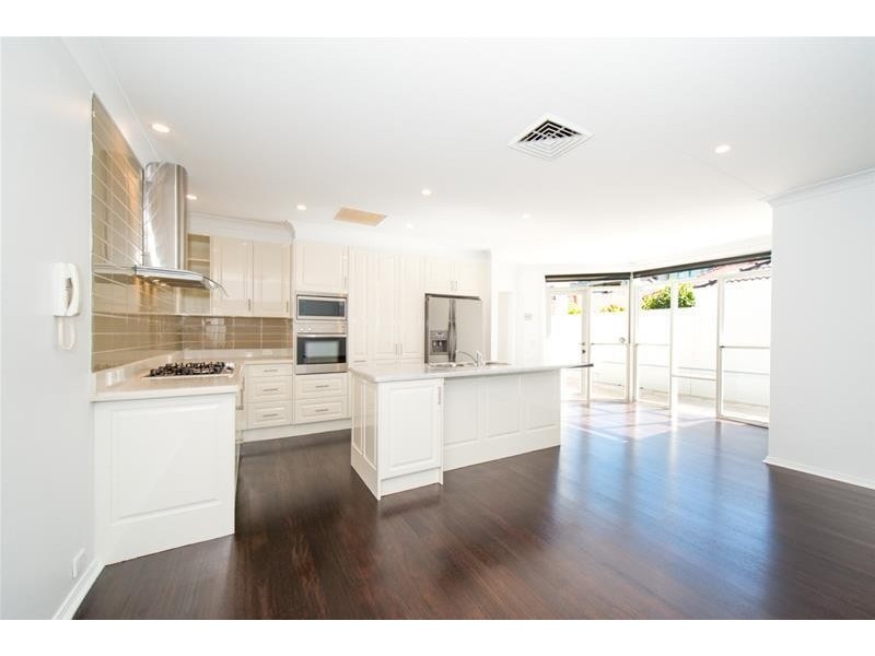 15 The Serpentine, Kensington NSW 2033