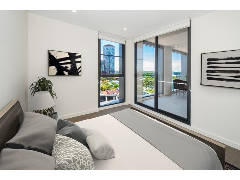 2704/906 Bourke Street, Zetland NSW 2017