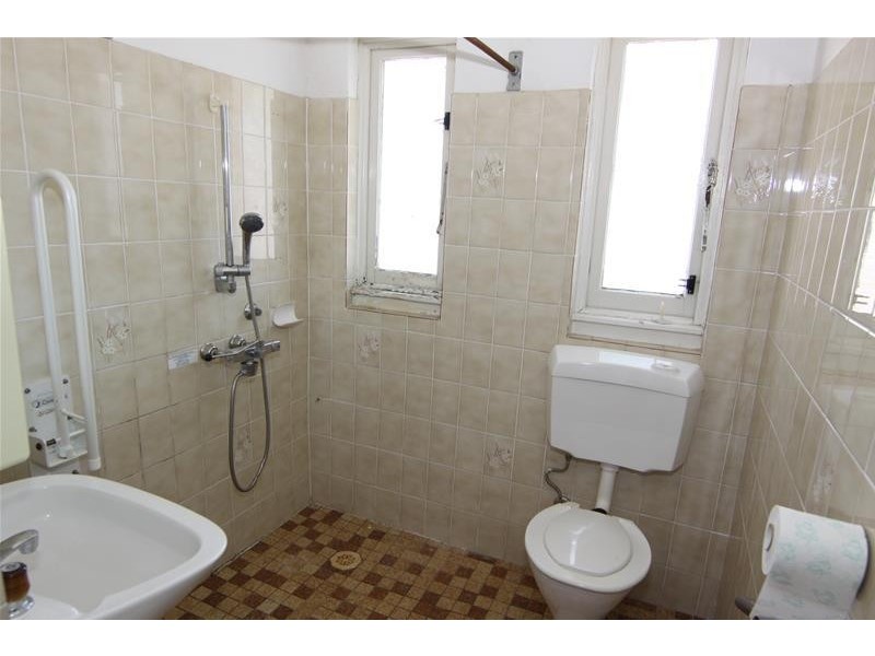 27 Monash Gardens, Pagewood NSW 2035