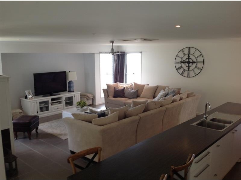 34 High Park Crescent, Little Mountain QLD 4551