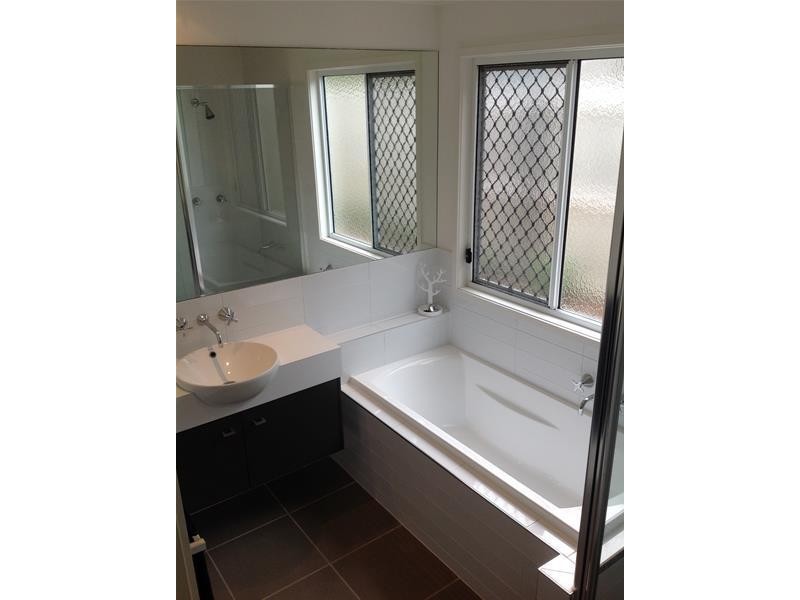 34 High Park Crescent, Little Mountain QLD 4551