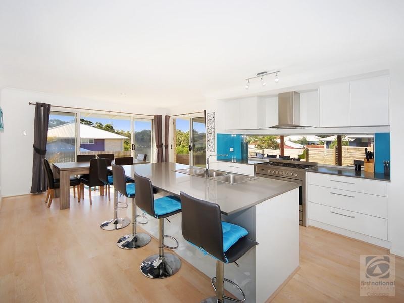 4 Highland Terrace, Little Mountain QLD 4551