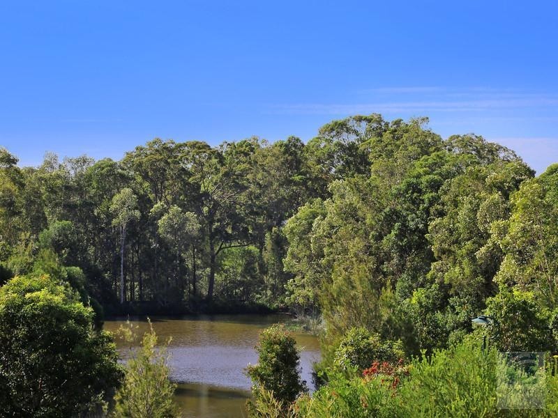 4 Highland Terrace, Little Mountain QLD 4551