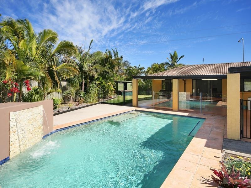 2 Lomandra Drive, Currimundi QLD 4551