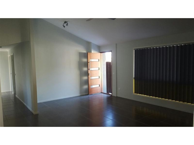 9 Mooya Street, Battery Hill QLD 4551