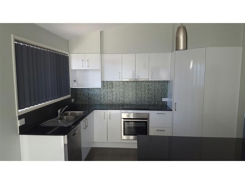 9 Mooya Street, Battery Hill QLD 4551