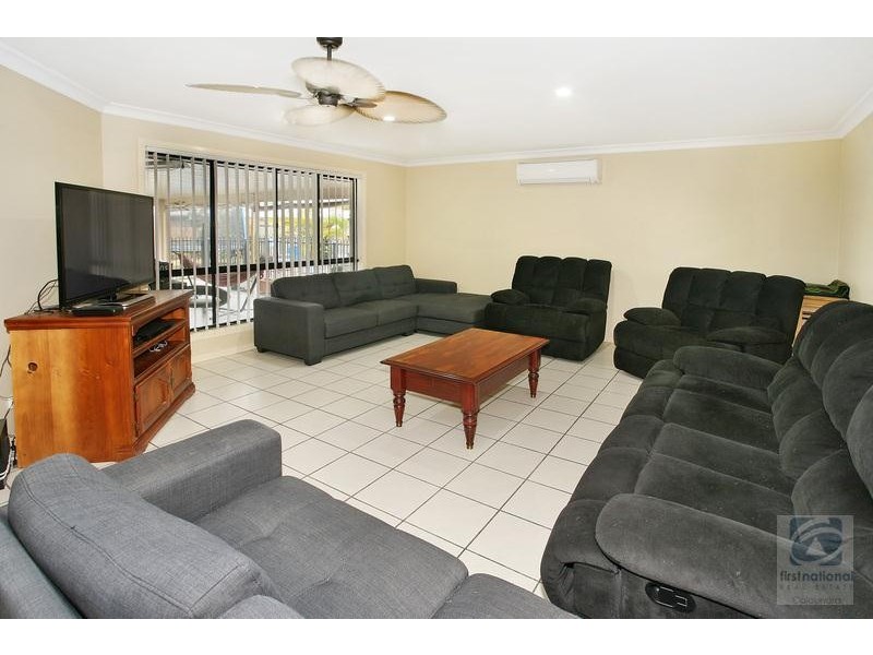 10 Anika Place, Little Mountain QLD 4551