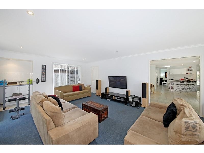 17 Lakeside Crescent, Currimundi QLD 4551