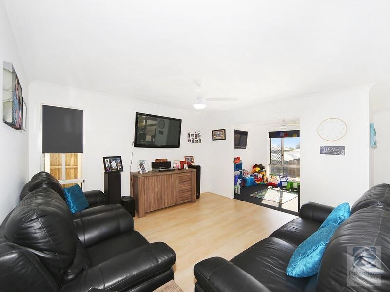 4 Highland Terrace, Little Mountain QLD 4551