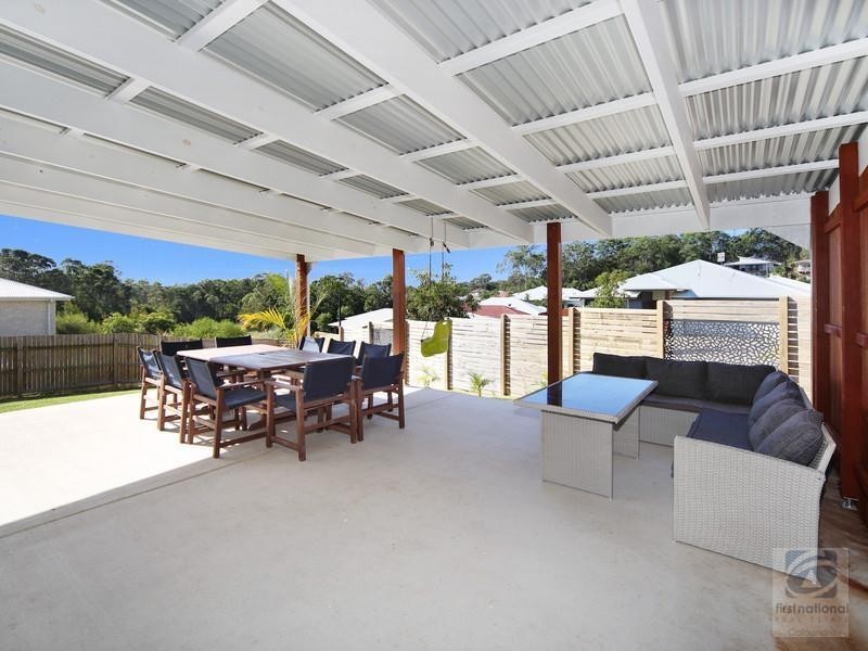 4 Highland Terrace, Little Mountain QLD 4551