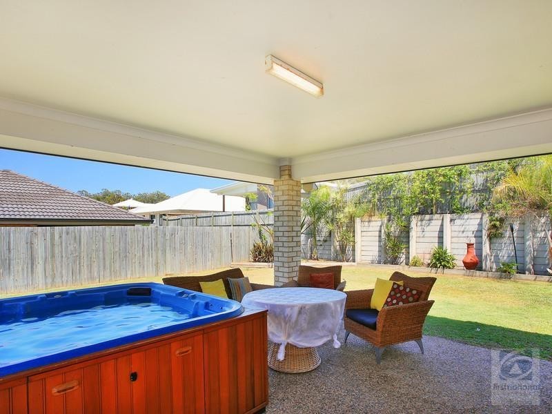 7 Sunrise Terrace, Little Mountain QLD 4551