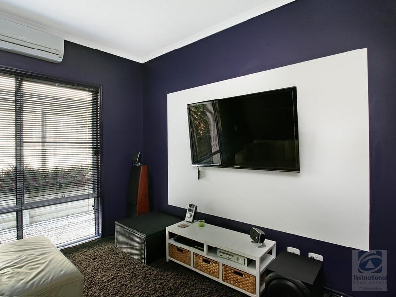 35 Hillview Crescent, Little Mountain QLD 4551