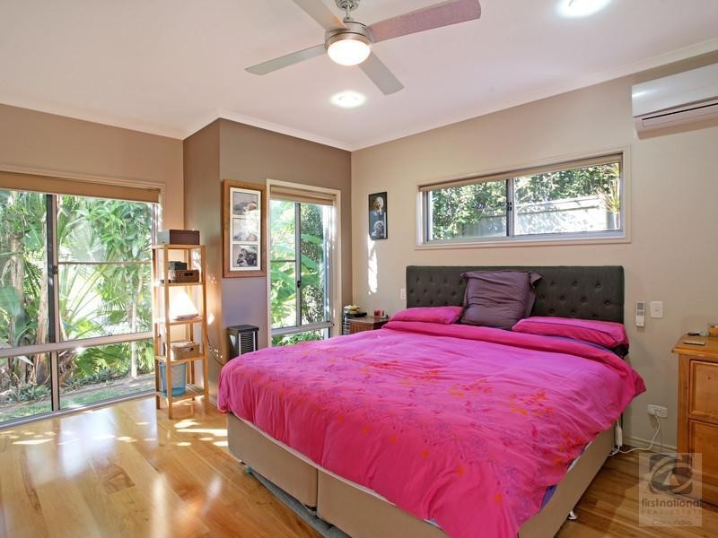 35 Hillview Crescent, Little Mountain QLD 4551